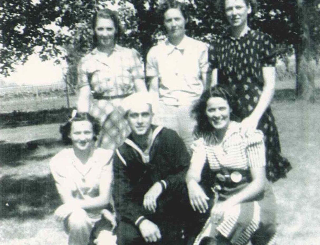 Leon Arickx with five sisters